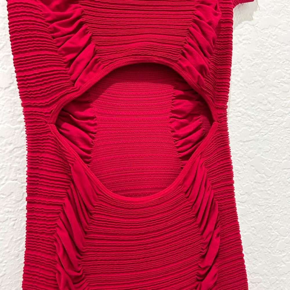 🔥 DEALS 🔥
PRIME CUT • Red Scrunched Sassy Dress • size ( One Size) - Picture 3 of 8